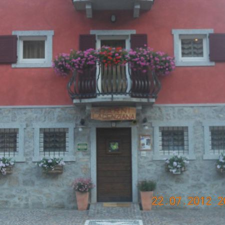 Garni La Genziana Bed and Breakfast Temù Εξωτερικό φωτογραφία