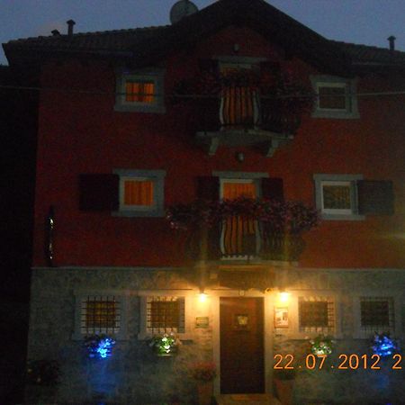 Garni La Genziana Bed and Breakfast Temù Εξωτερικό φωτογραφία