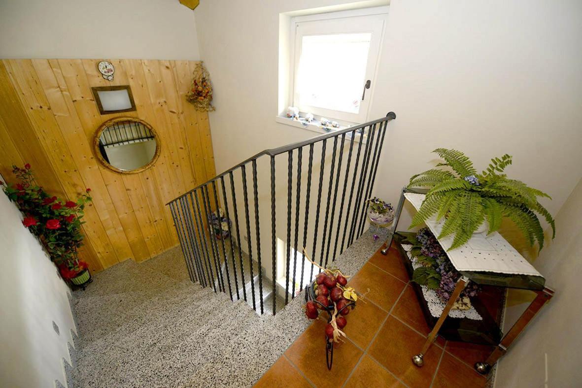 Garni La Genziana Bed and Breakfast Temù Εξωτερικό φωτογραφία